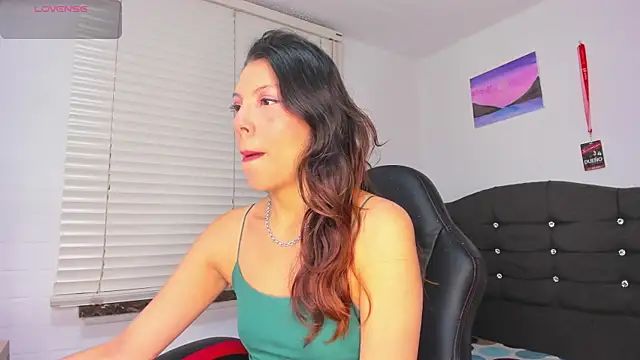 Selenakyle92  online show from 09-11-25, 08:20