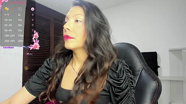 Selenakyle92  online show from 06-05-26, 03:35