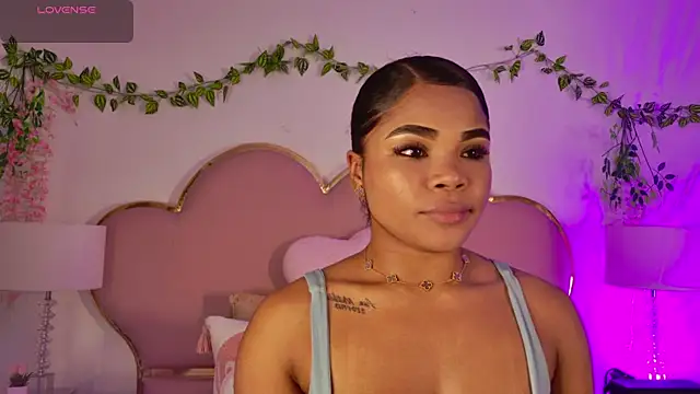 Snapshot of NahiaraReina chatting on 06-02-26, 01:46 NahiaraReina online show from 06-02-26, 01:46