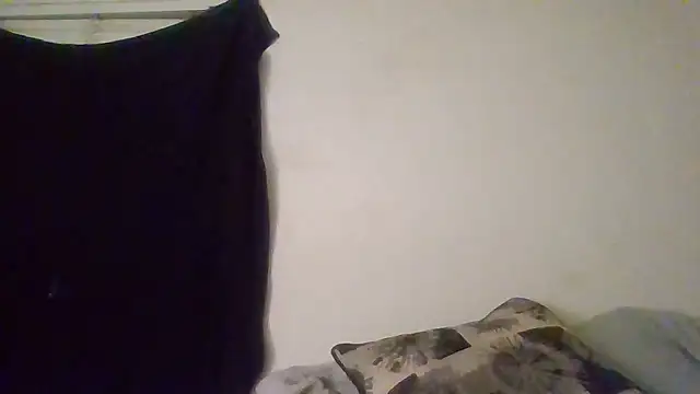 Snapshot of rosequartz chatting on 01-14-26, 04:07 rosequartz online show from 01-14-26, 04:07