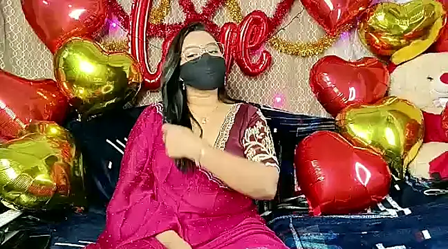 Snapshot of Deshi_Chori chatting on 02-13-25, 05:33 Deshi Chori online show from 02-13-25, 05:33