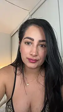 Snapshot of Zara_Sparkle chatting on 10-17-25, 02:37 Zara Sparkle online show from 10-17-25, 02:37