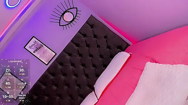 Snapshot of Baddinner chatting on 11-19-25, 05:40 Baddinner online show from 11-19-25, 05:40