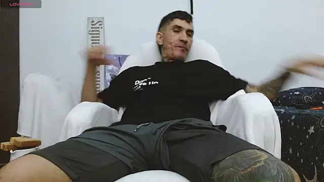 Snapshot of IaDoherty chatting on 11-20-25, 03:28 IaDoherty online show from 11-20-25, 03:28