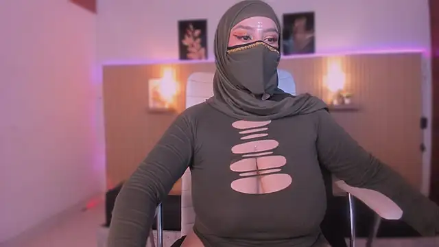 cloe sirena online show from 04-12-26, 01:49