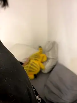 AnnikaMerliahh  online show from 10-30-25, 03:30