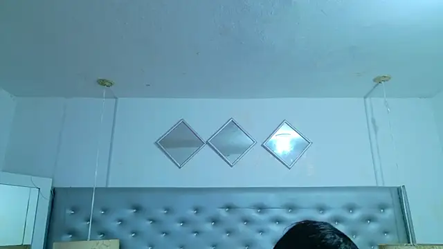 EileenBenzon online show from 04-21-26, 02:12