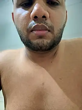 Snapshot of ved240 chatting on 09-09-25, 06:46 ved240 online show from 09-09-25, 06:46