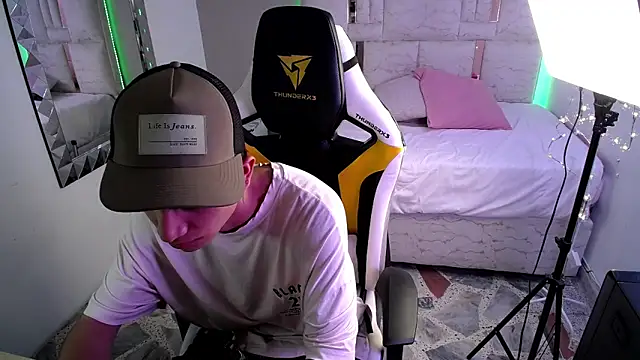 Brayan lopezz online show from 01-07-25, 01:14