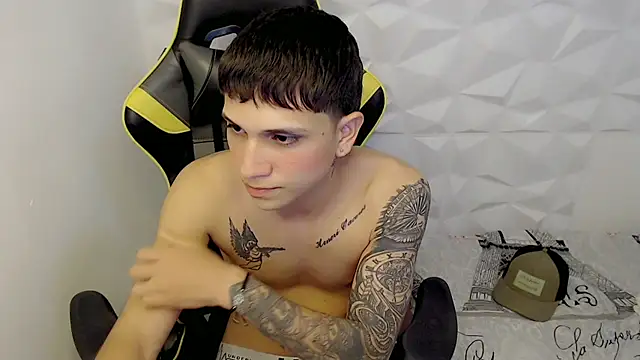 Brayan lopezz online show from 01-25-25, 06:57