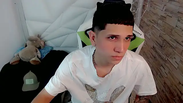 Brayan lopezz online show from 02-03-25, 12:57