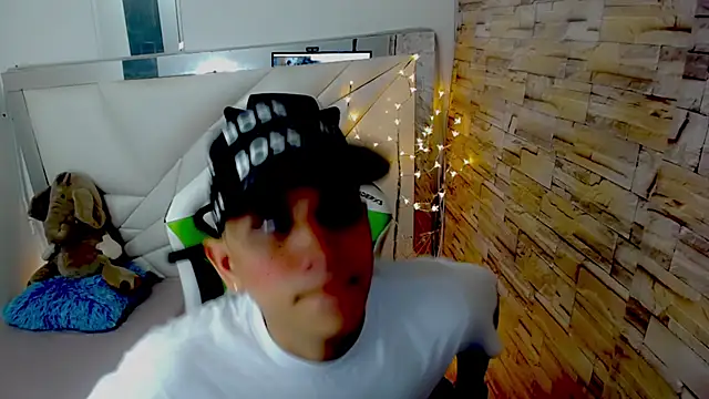 Brayan lopezz online show from 03-17-25, 12:46