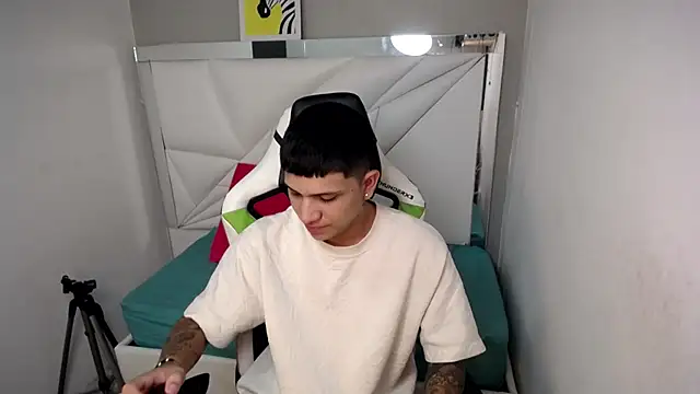 Brayan lopezz online show from 07-04-26, 03:07