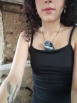 Snapshot of sweet_outdoor_charm chatting on 06-25-26, 03:38 sweet outdoor charm online show from 06-25-26, 03:38