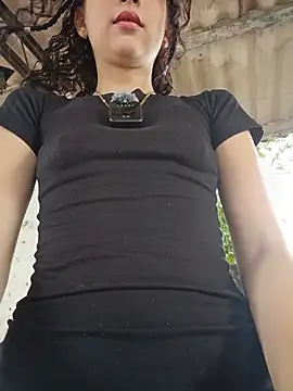 Snapshot of sweet_outdoor_charm chatting on 07-23-26, 02:37 sweet outdoor charm online show from 07-23-26, 02:37