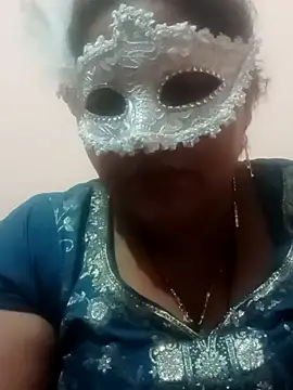 Snapshot of seemi_bhabhi chatting on 02-05-25, 08:46 seemi bhabhi online show from 02-05-25, 08:46