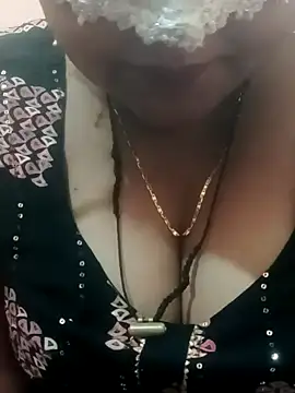 Snapshot of seemi_bhabhi chatting on 02-14-25, 12:41 seemi bhabhi online show from 02-14-25, 12:41