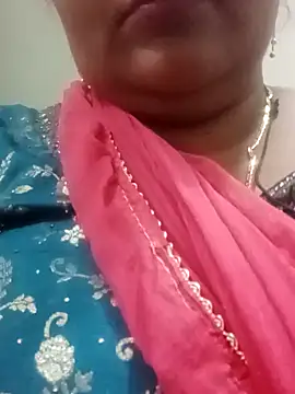 Snapshot of seemi_bhabhi chatting on 02-14-25, 10:49 seemi bhabhi online show from 02-14-25, 10:49