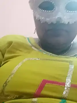 Snapshot of seemi_bhabhi chatting on 02-15-25, 05:30 seemi bhabhi online show from 02-15-25, 05:30