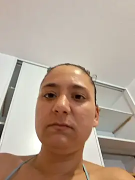 Snapshot of Nell-X chatting on 06-18-26, 11:14 Nell-X online show from 06-18-26, 11:14