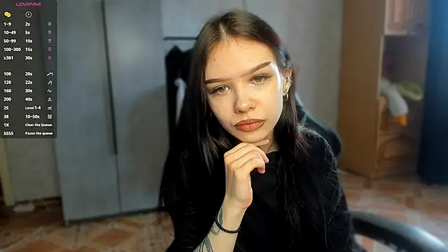 SweetyDeviliya online show from 06-11-26, 08:23