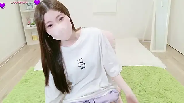 Snapshot of MARIAo0 chatting on 09-12-25, 10:10 MARIAo0 online show from 09-12-25, 10:10