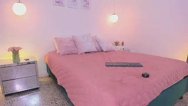 ibella7 online show from 04-18-26, 07:58