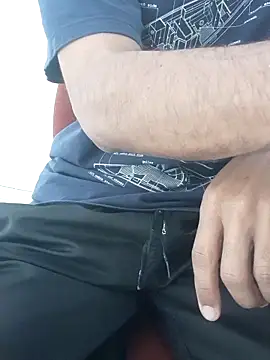 Snapshot of bbehemothh chatting on 10-15-25, 05:46 bbehemothh online show from 10-15-25, 05:46