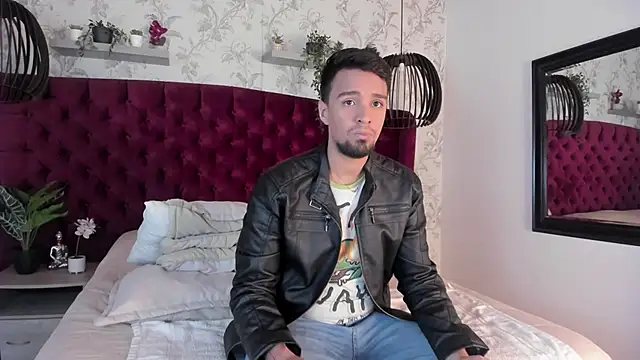 Edward max online show from 03-18-25, 03:31