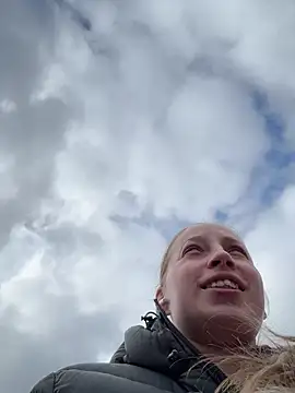 Hr Frk Olsen online show from 03-26-26, 01:28