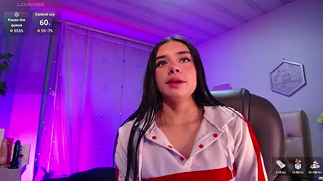 Kylie golden online show from 10-16-25, 11:33