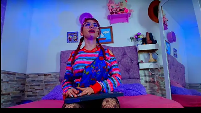 Melannytaylor online show from 10-30-25, 09:04