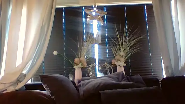 Snapshot of DevilsAngel13 chatting on 11-26-25, 08:48 DevilsAngel13 online show from 11-26-25, 08:48