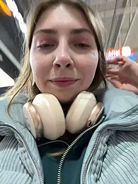 Sunny   Bunny online show from 03-18-25, 02:15