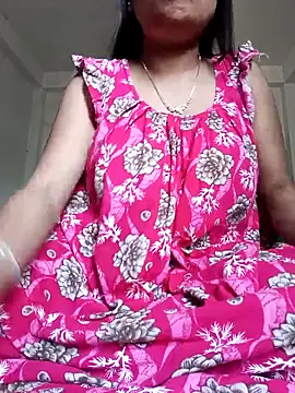 Snapshot of Priya_2222 chatting on 01-15-26, 06:40 Priya 2222 online show from 01-15-26, 06:40