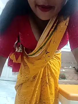 Snapshot of Priya_2222 chatting on 03-13-26, 05:52 Priya 2222 online show from 03-13-26, 05:52