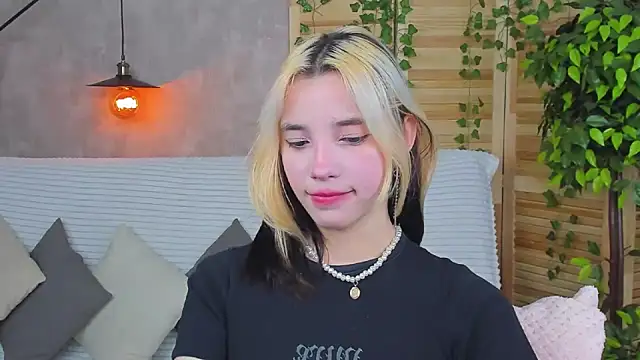 Snapshot of as1an_girlfriend chatting on 02-02-25, 03:43 as1an girlfriend online show from 02-02-25, 03:43