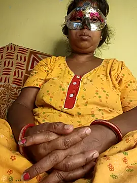 Snapshot of tinabhabhi chatting on 05-17-26, 10:11 tinabhabhi online show from 05-17-26, 10:11