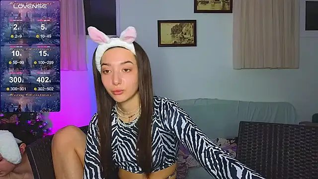 Snapshot of Wild_Sophie_ chatting on 12-28-24, 08:47 Wild Sophie online show from 12-28-24, 08:47