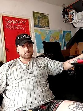 Ozomitro online show from 03-08-25, 01:47