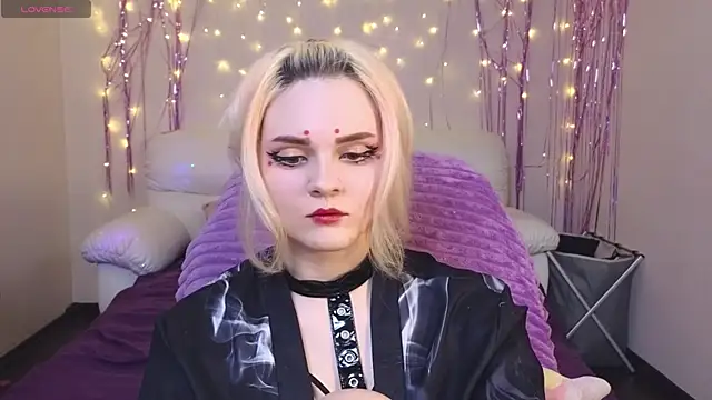 One Moment  online show from 03-05-25, 12:27