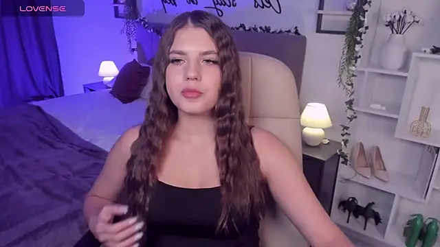 Snapshot of BellaSweetHeart chatting on 10-02-25, 07:10 BellaSweetHeart online show from 10-02-25, 07:10