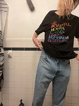 tallnerdyguy online show from 10-14-25, 09:59