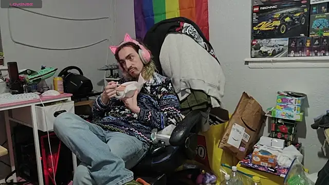 tallnerdyguy online show from 04-22-26, 02:25