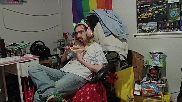 tallnerdyguy online show from 05-14-26, 03:57
