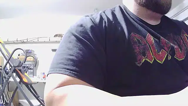 Snapshot of Strong_Bear89 chatting on 02-16-26, 06:59 Strong Bear89 online show from 02-16-26, 06:59