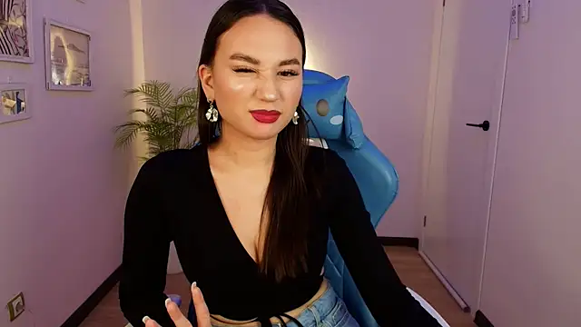 Snapshot of margeriTirell chatting on 12-03-25, 08:45 margeriTirell online show from 12-03-25, 08:45