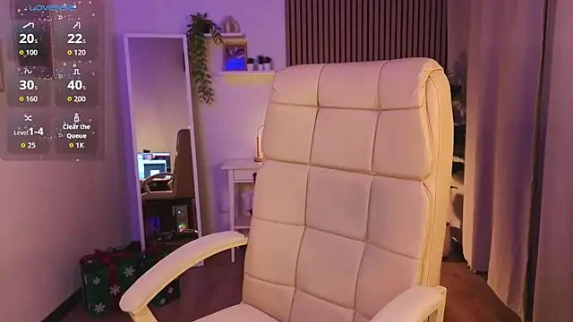 Snapshot of margeriTirell chatting on 12-14-25, 02:50 margeriTirell online show from 12-14-25, 02:50