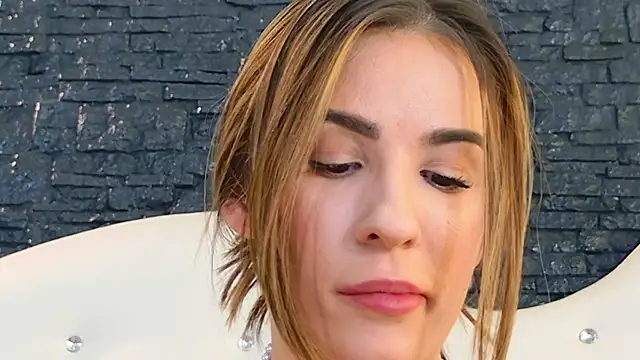 Snapshot of LaurynCopper chatting on 01-06-25, 12:13 LaurynCopper online show from 01-06-25, 12:13