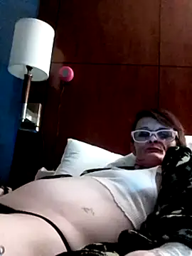 Snapshot of ivylee31 chatting on 01-20-25, 07:15 ivylee31 online show from 01-20-25, 07:15